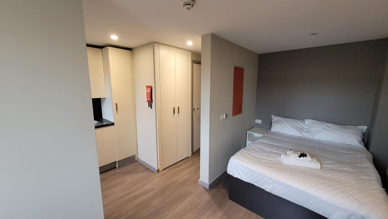 Student Only - 1 Night Free Gosford Gate In Coventry - Sk Hotel Exterior photo