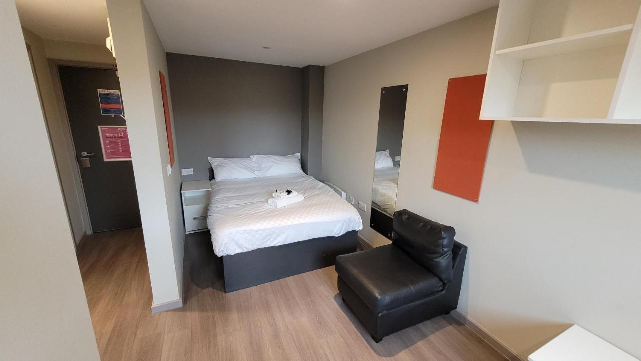 Student Only - 1 Night Free Gosford Gate In Coventry - Sk Hotel Exterior photo